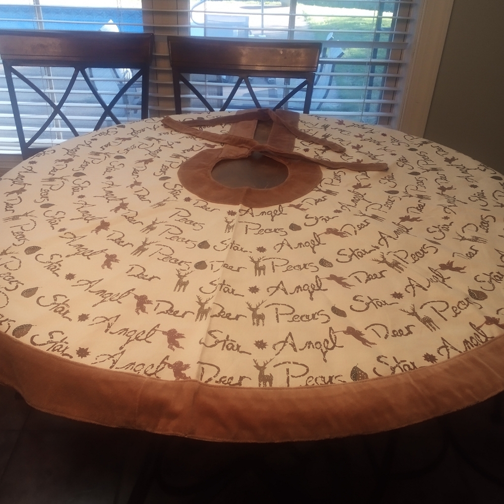 Bath & Body Works Tan and Cream Christmas Tree Skirt Velour Trim Angel Star Deer